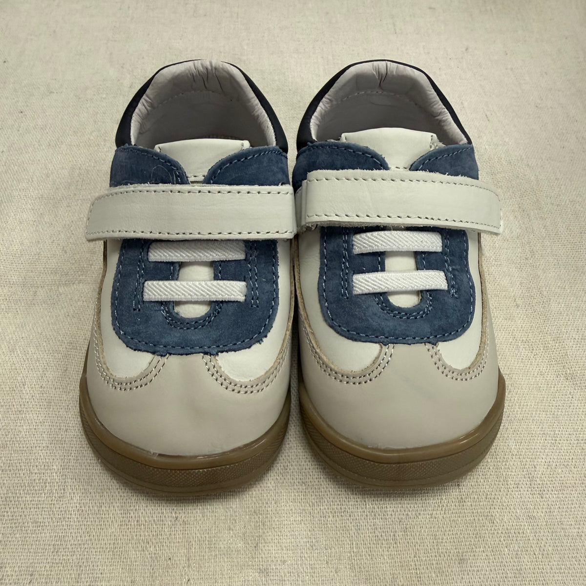 Zapatilla deportiva C1909