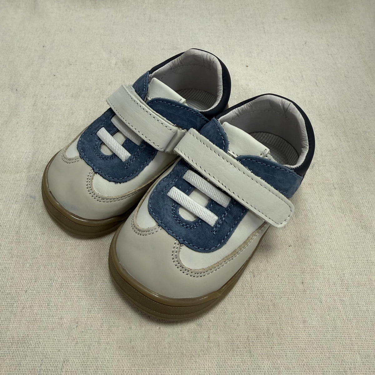 Zapatilla deportiva C1909
